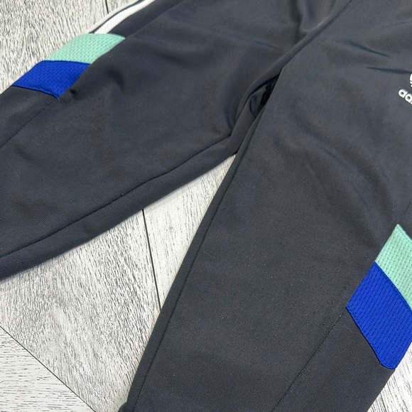 Adidas Kids Tracksuit and T-Shirt Set. - Picture 4 of 9